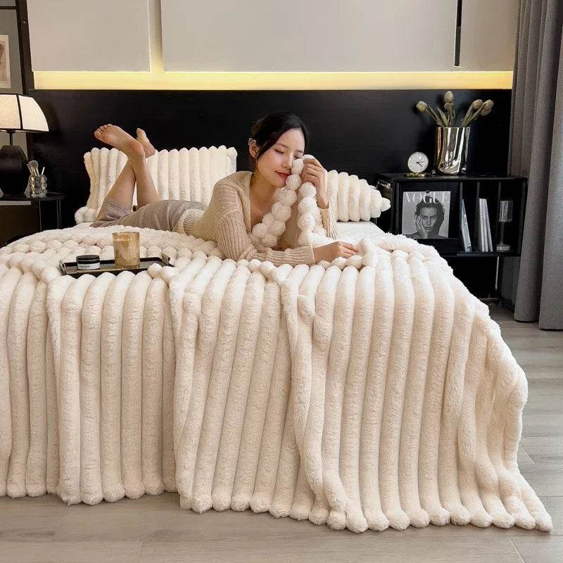 Luxurious All-Season Faux Rabbit Fur Throw Blanket – Ultra-Soft Flannel, Warm & Cozy for Couch, Bed, and Travel